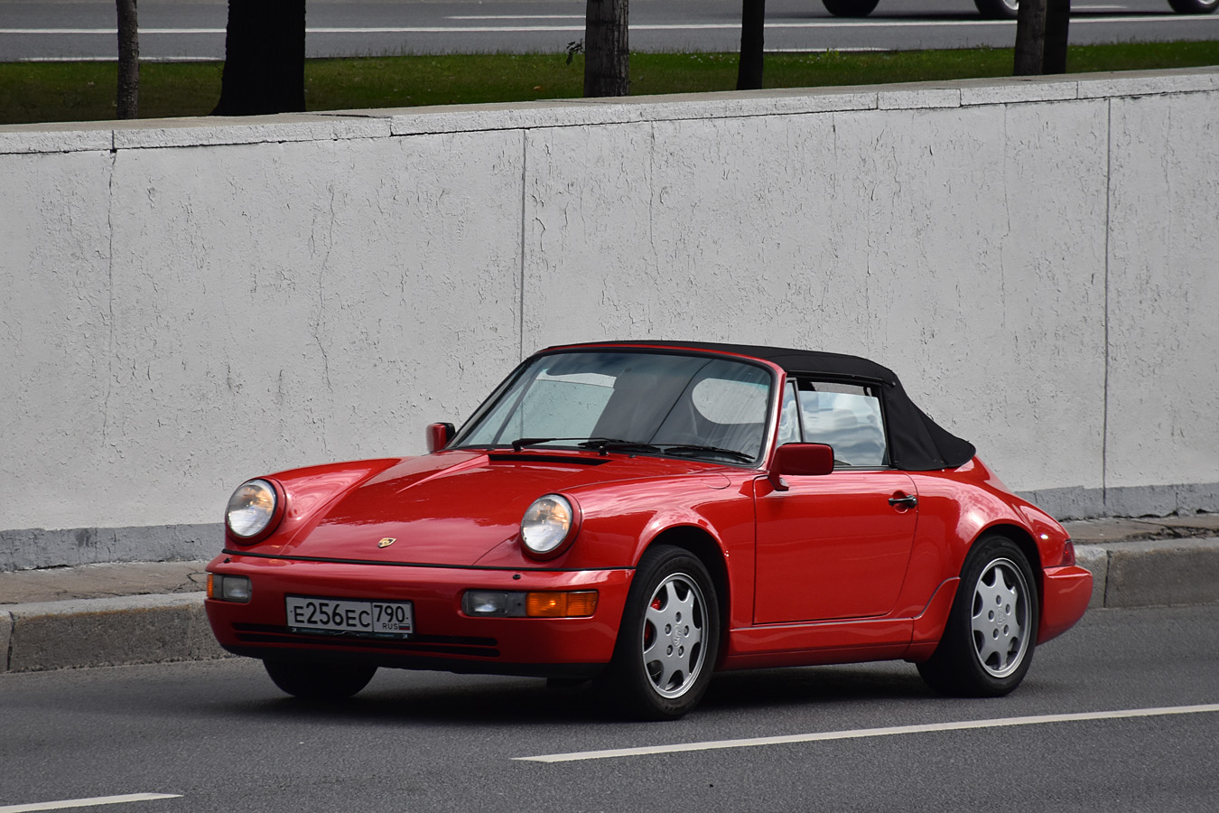 Московская область, № Е 256 ЕС 790 — Porsche 911 (964) '88-94