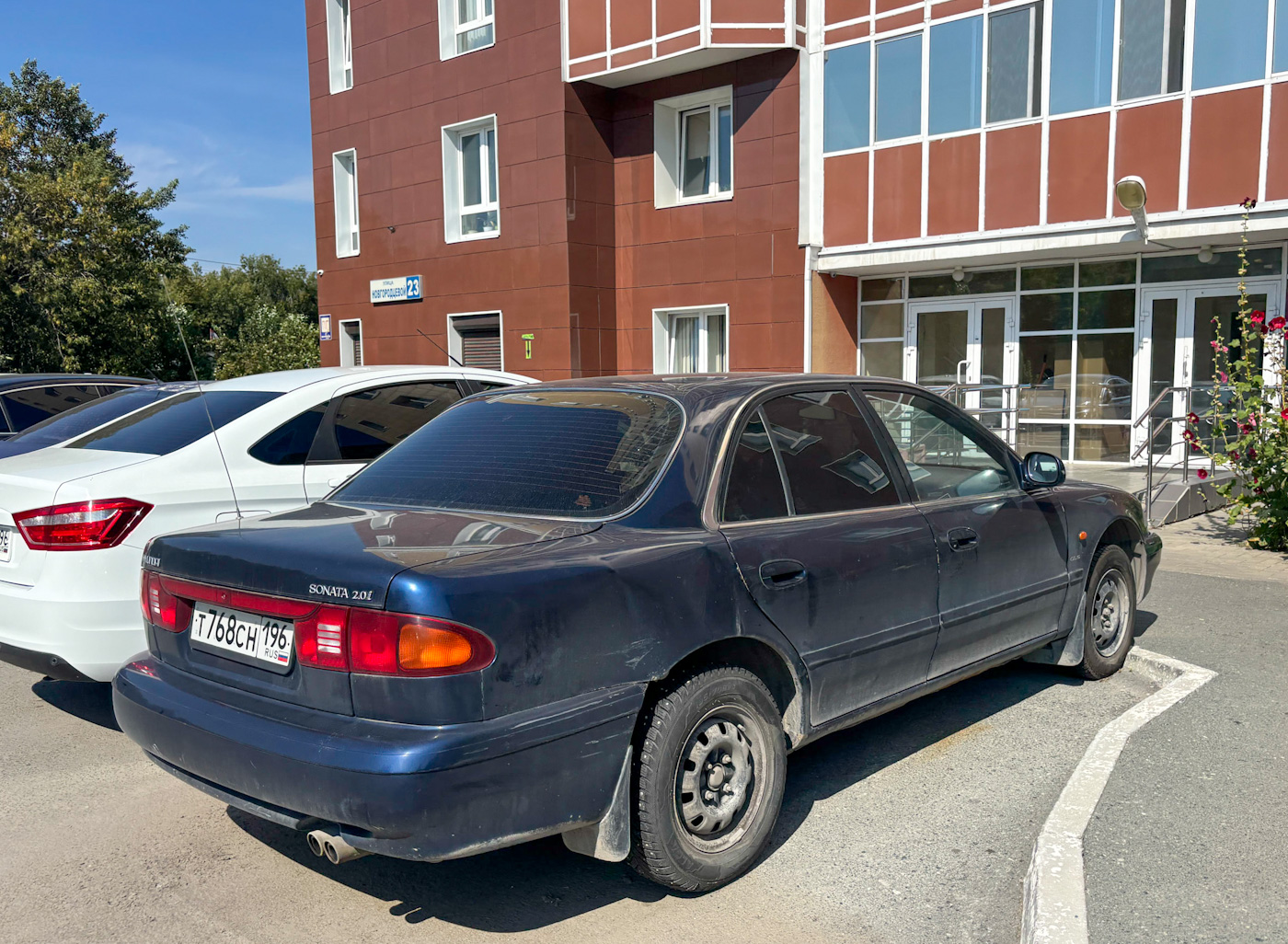 Свердловская область, № Т 768 СН 196 — Hyundai Sonata (Y3) '93-98