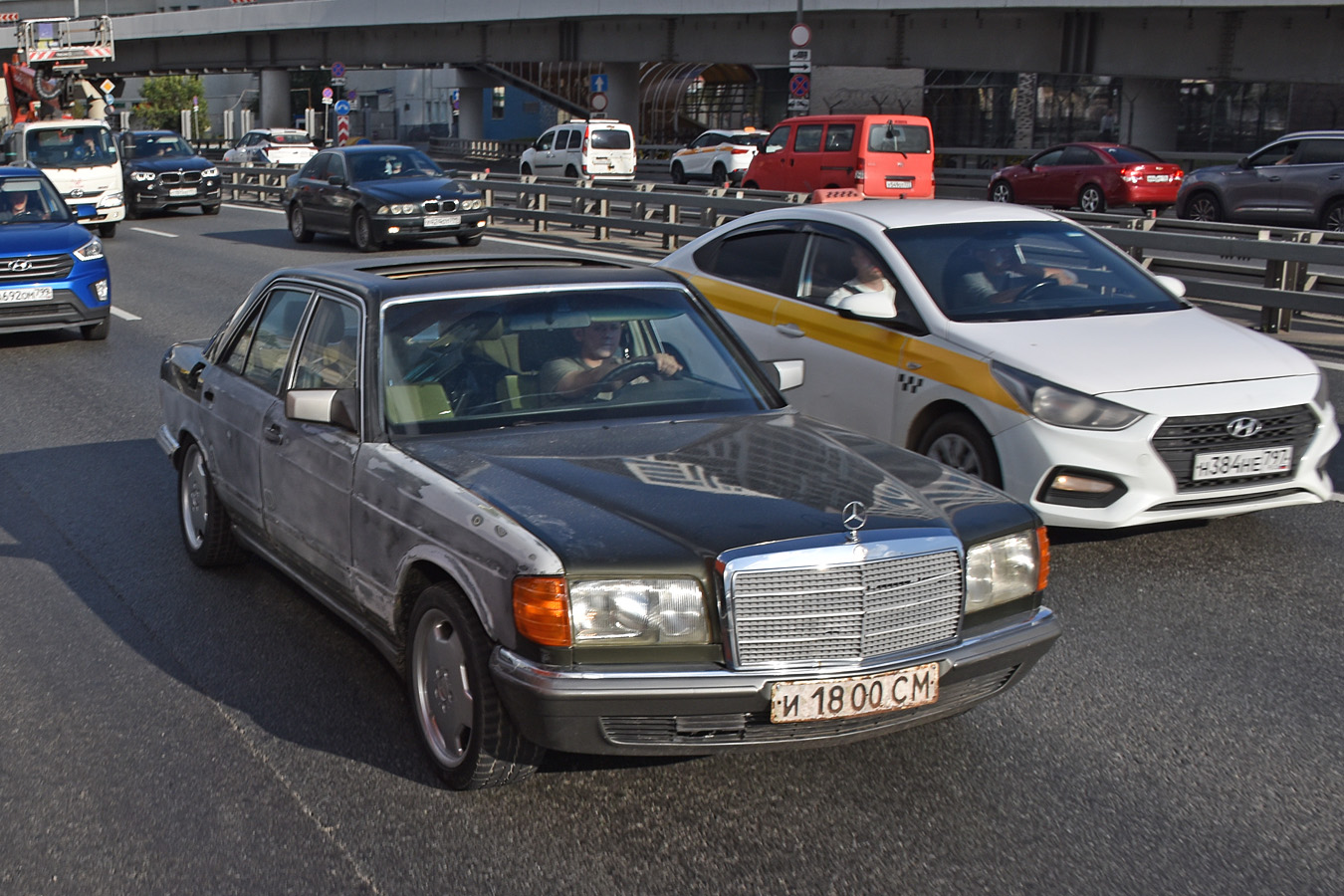 Москва, № И 1800 СМ — Mercedes-Benz (W126) '79-91
