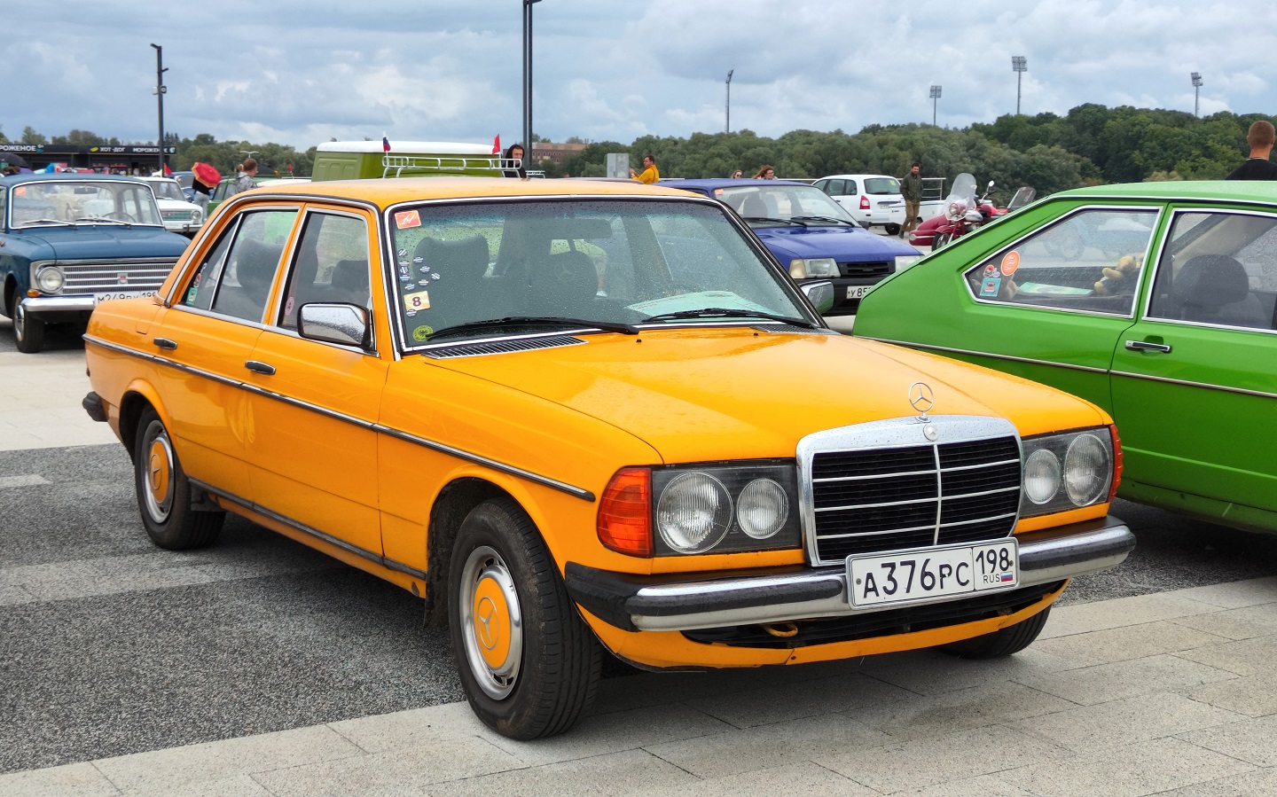 Санкт-Петербург, № А 376 РС 198 — Mercedes-Benz (W123) '76-86