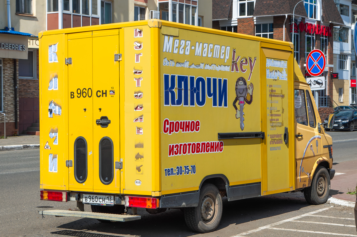 Мордовия, № В 960 СН 13 — Mercedes-Benz T1 308D '76-96