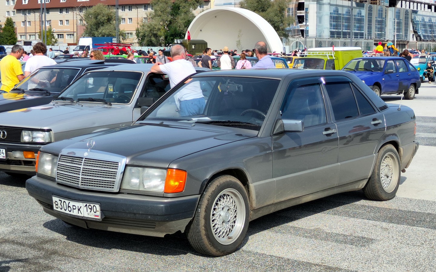 Московская область, № В 306 РК 190 — Mercedes-Benz 190 (W201) '82-93