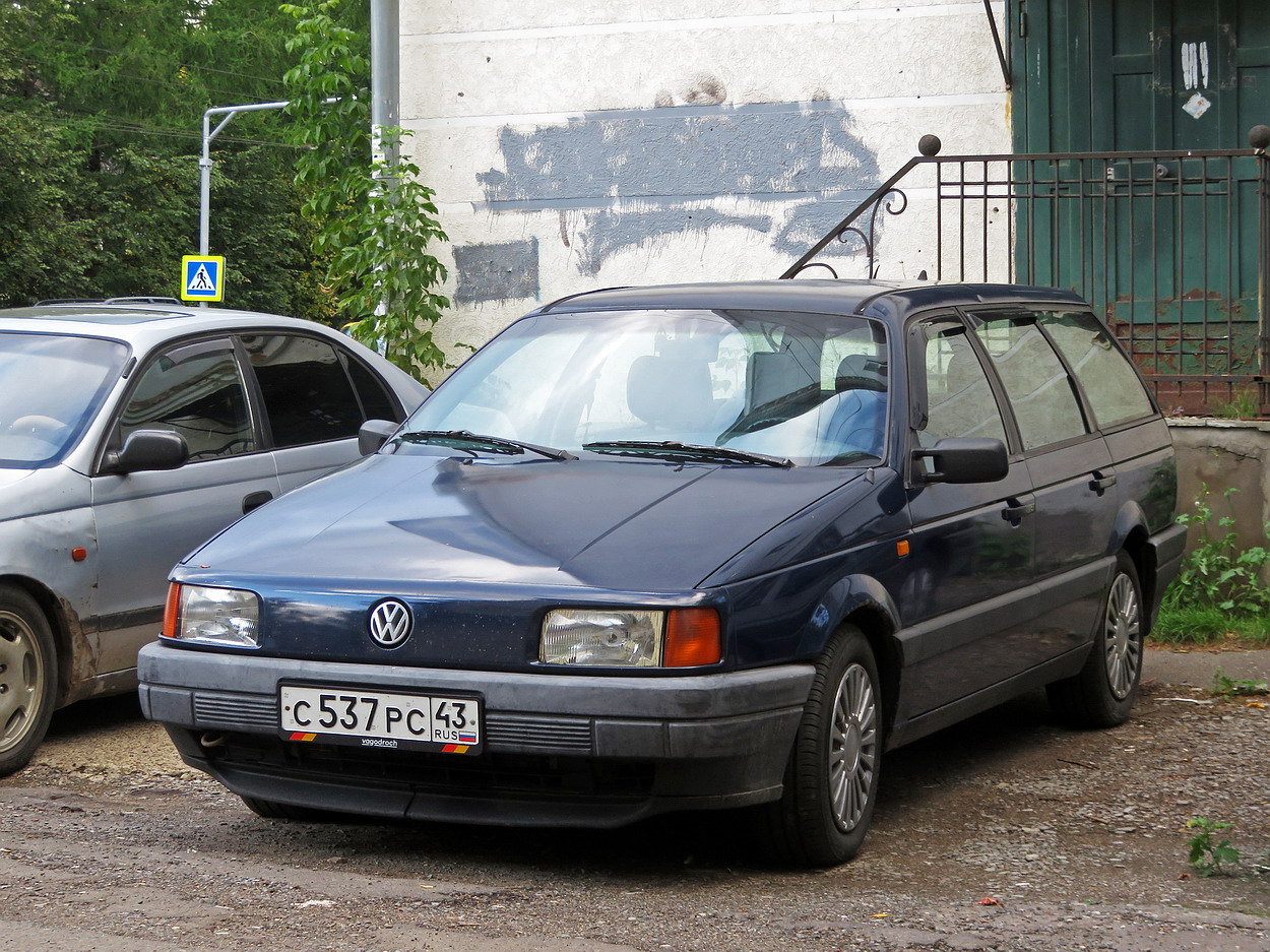 Кировская область, № С 537 РС 43 — Volkswagen Passat Variant (B3) '88-93
