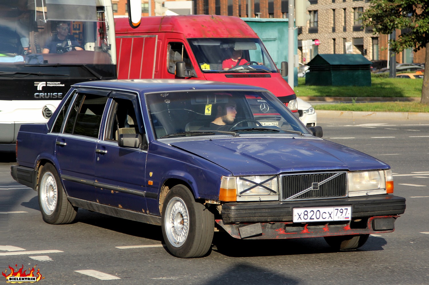 Москва, № Х 820 СХ 797 — Volvo 760 GLE '84-90