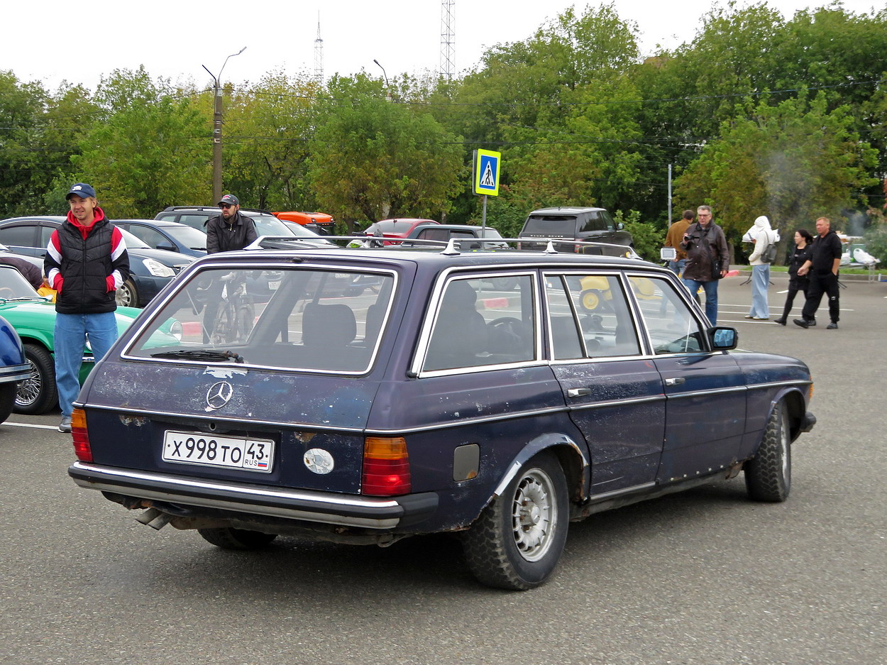 Кировская область, № Х 998 ТО 43 — Mercedes-Benz (S123) '77-86; Кировская область — Выставка ретро-автомобилей в Кирове 29 августа 2026 года