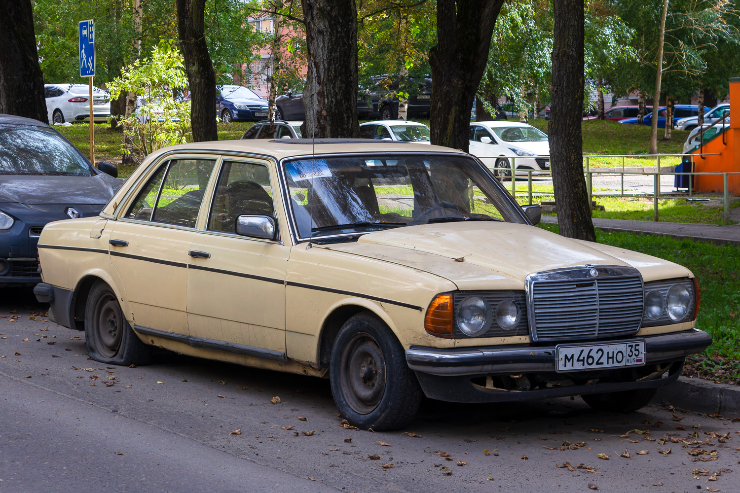Вологодская область, № М 462 НО 35 — Mercedes-Benz (W123) '76-86