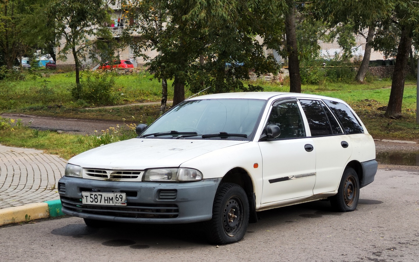 Тверская область, № Т 587 НМ 69 — Mitsubishi Libero '92-02