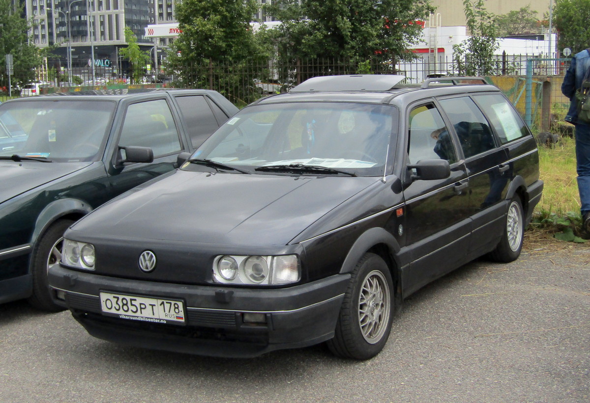 Санкт-Петербург, № О 385 РТ 178 — Volkswagen Passat Variant (B3) '88-93; Санкт-Петербург — Ежегодный праздник "День Москвича"
