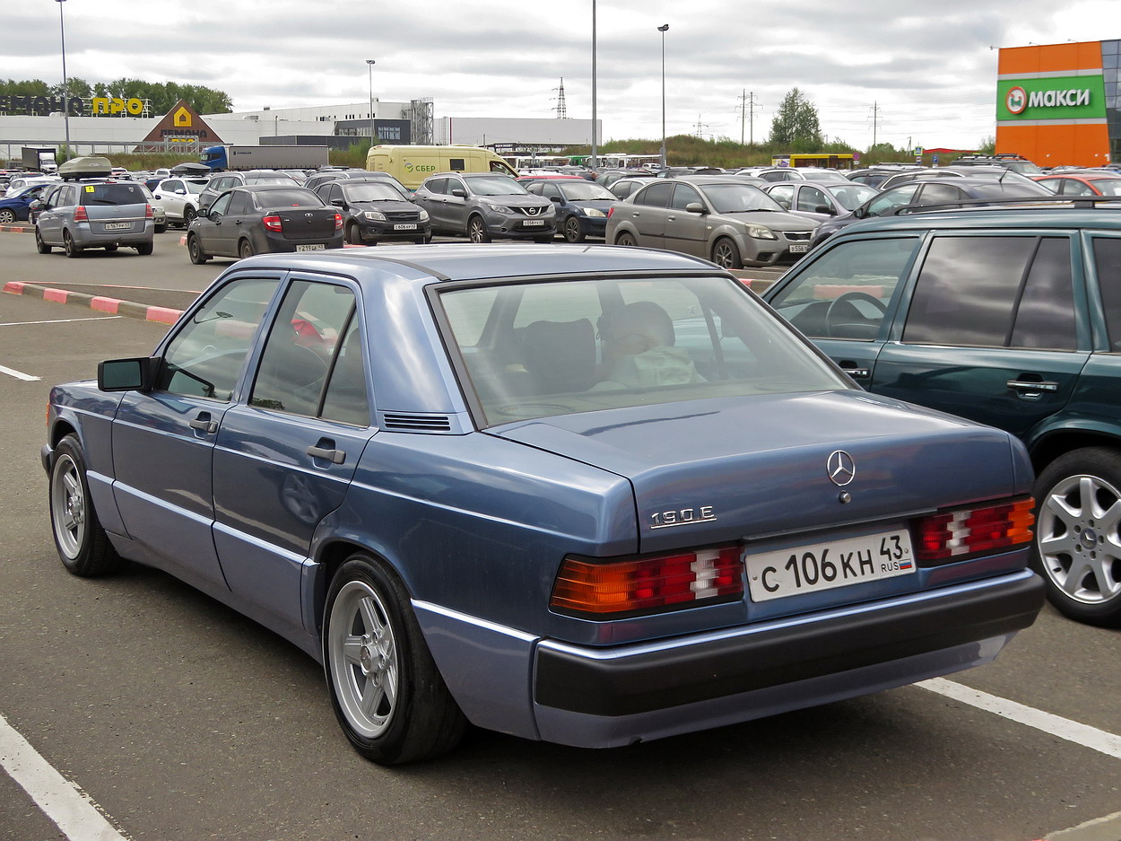 Кировская область, № С 106 КН 43 — Mercedes-Benz 190 (W201) '82-93; Кировская область — Выставка ретро-автомобилей в Кирове 29 августа 2026 года