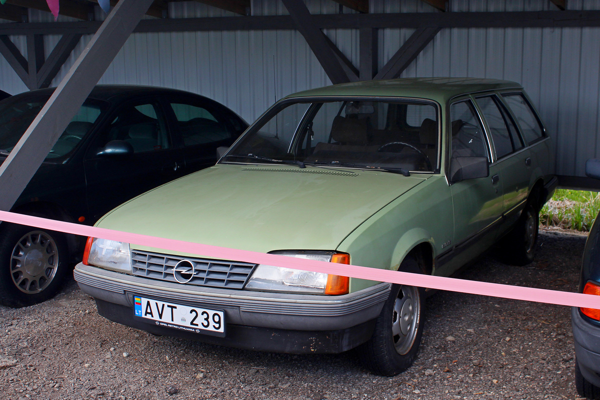 Литва, № AVT 239 — Opel Rekord (E2) '82-86