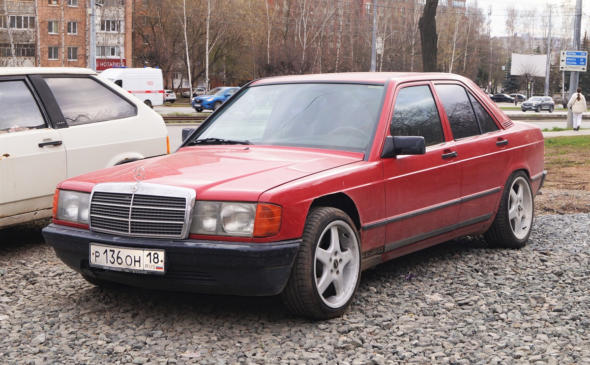 Удмуртия, № Р 136 ОН 18 — Mercedes-Benz 190 (W201) '82-93