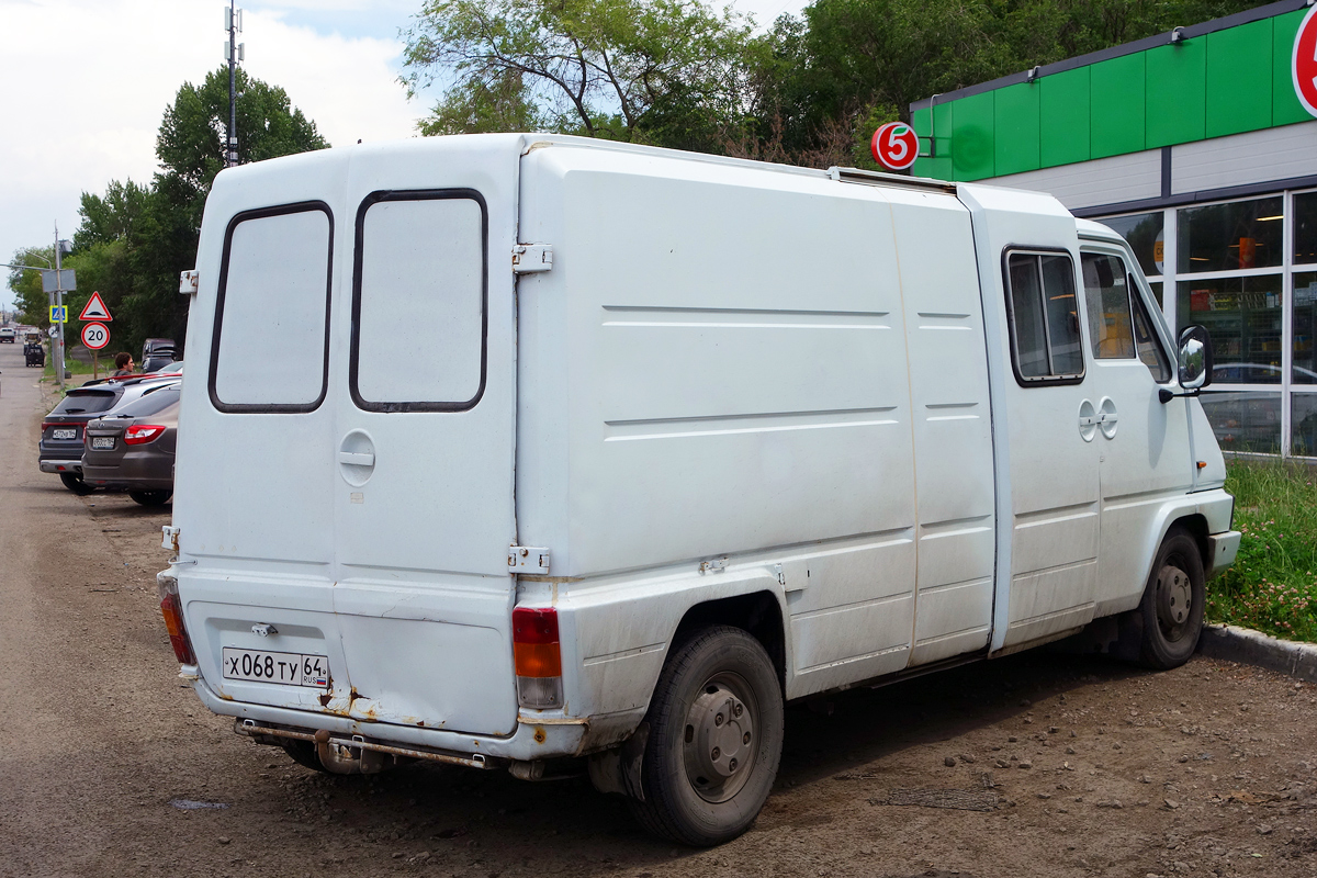 Саратовская область, № Х 068 ТУ 64 — Renault Master '80-97