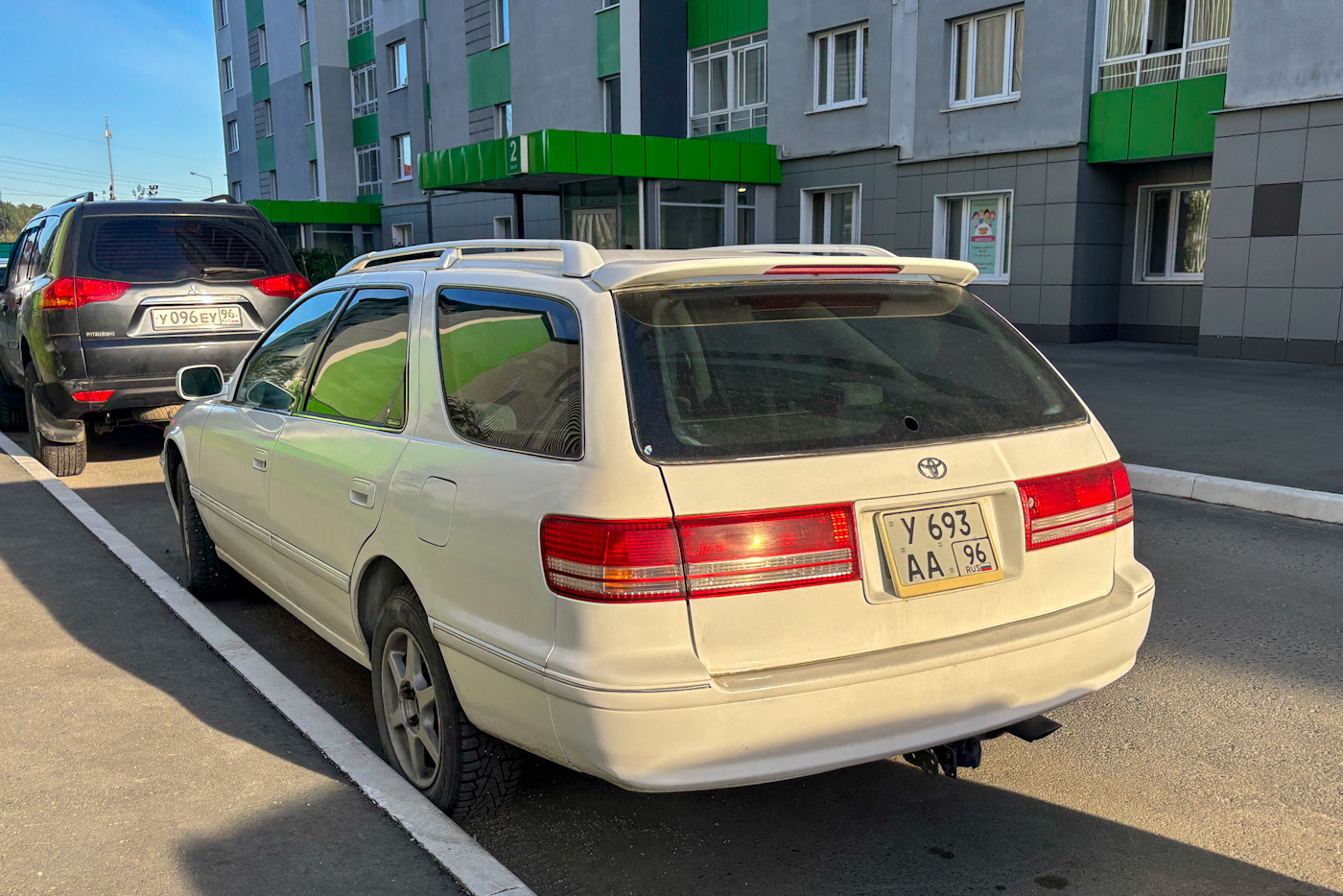 Свердловская область, № У 693 АА 96 — Toyota Mark II Qualis '97-02