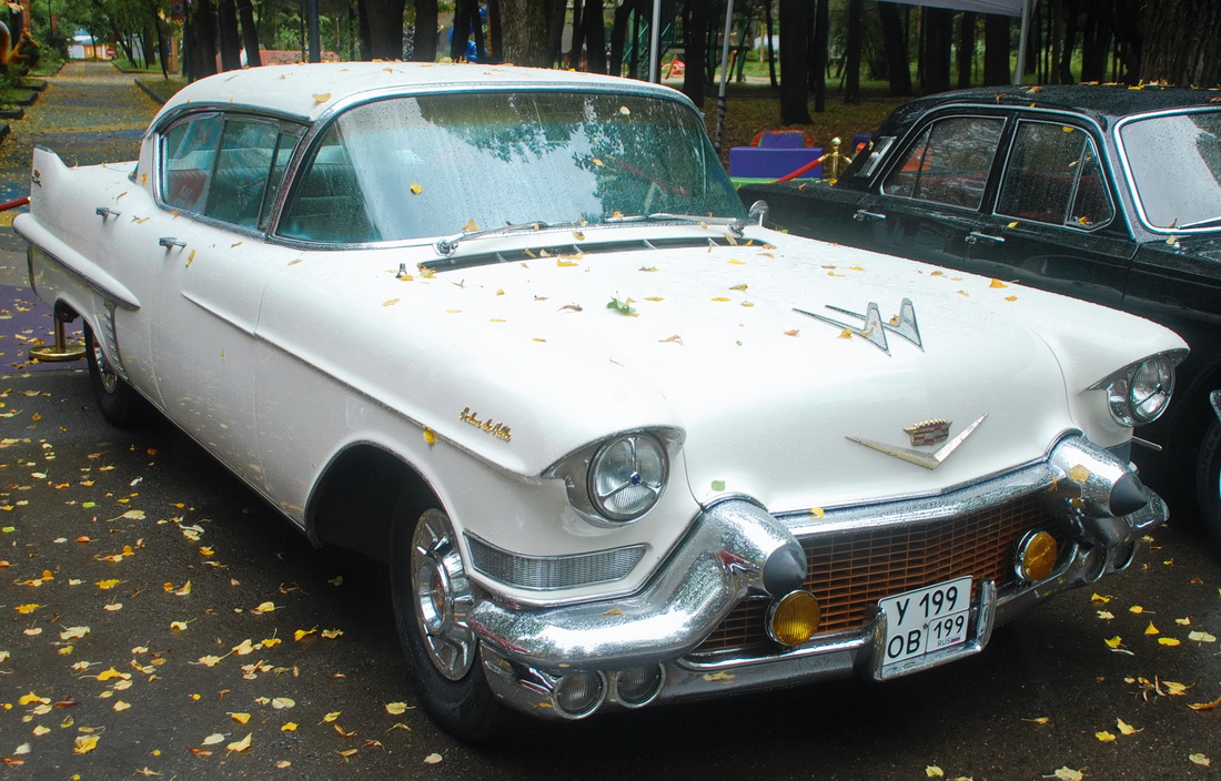 Москва, № У 199 ОВ 199 — Cadillac DeVille '57-58; Москва — Ретро-фестиваль в ЗАО 2026