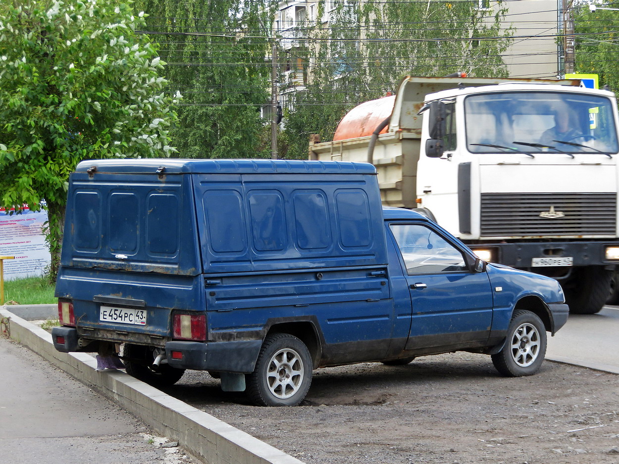 Кировская область, № Е 454 РС 43 — Иж-2717-220 '97-05