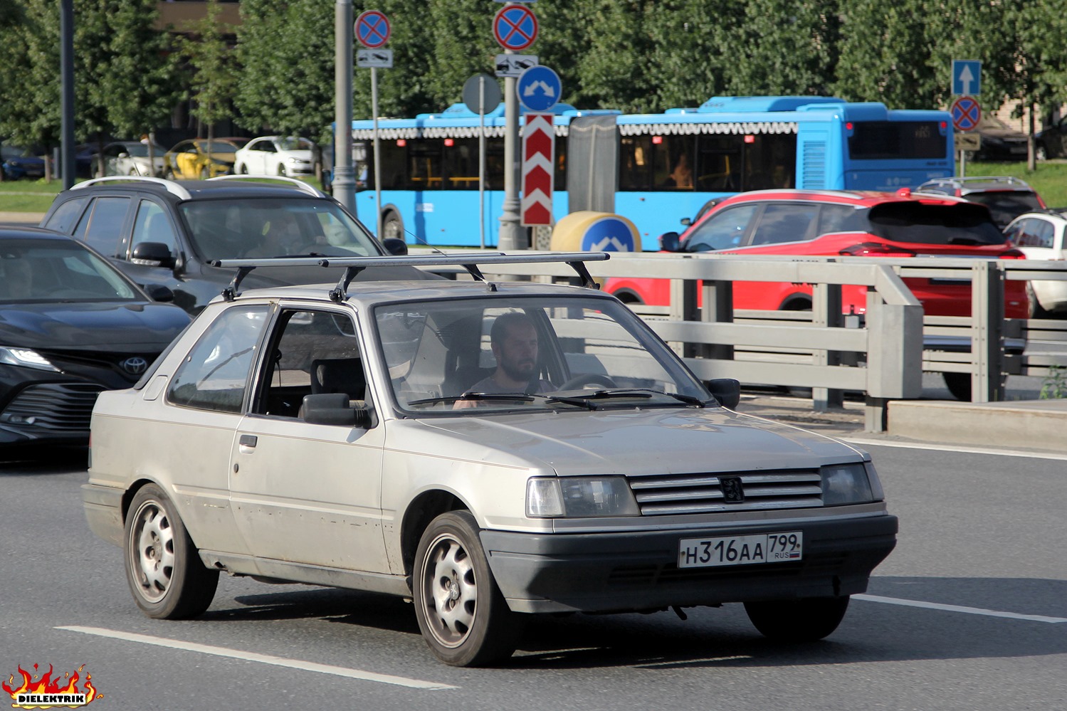 Москва, № Н 316 АА 799 — Peugeot 309 '85-94