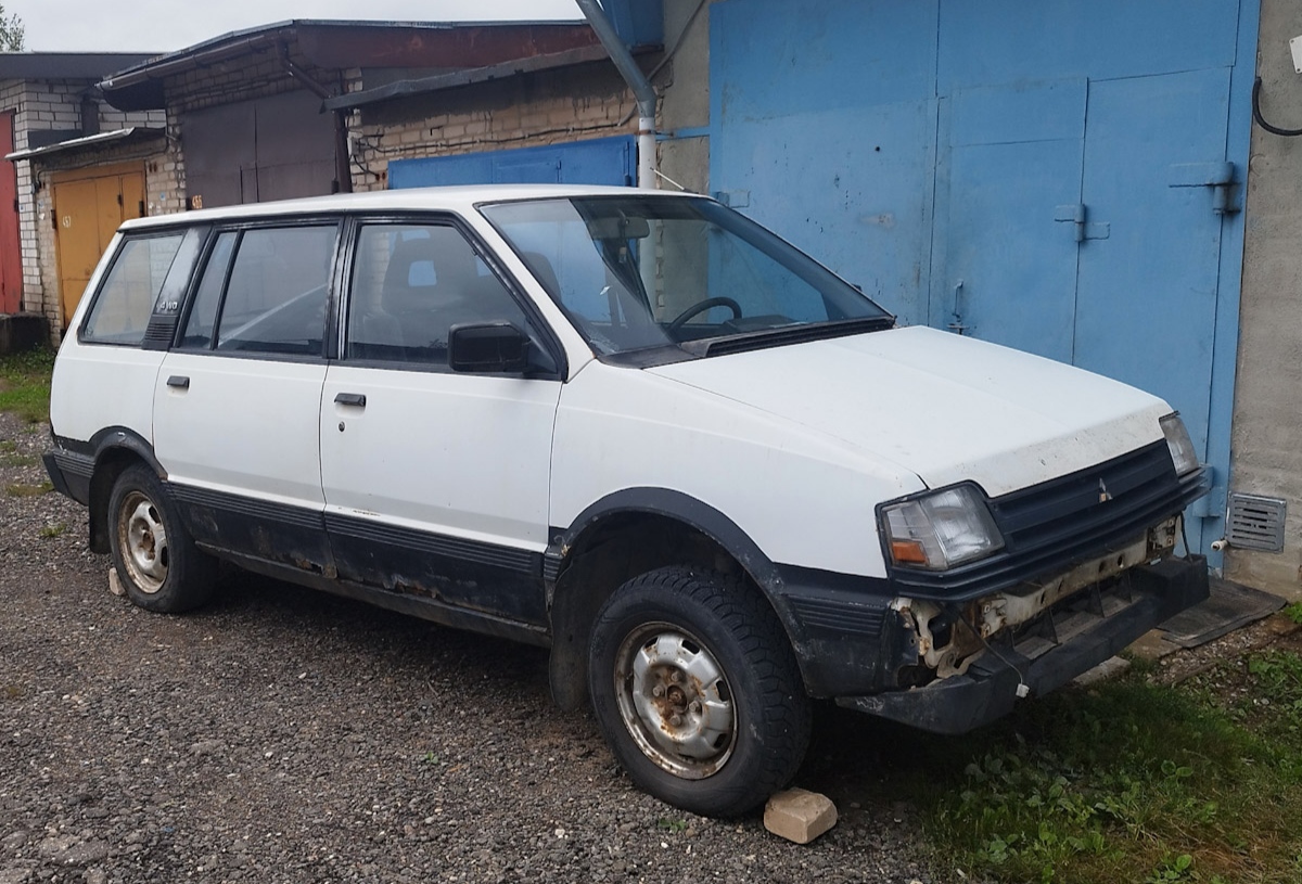 Витебская область, № 2ІВ Т 1904 — Mitsubishi Space Wagon (D00) '83-91