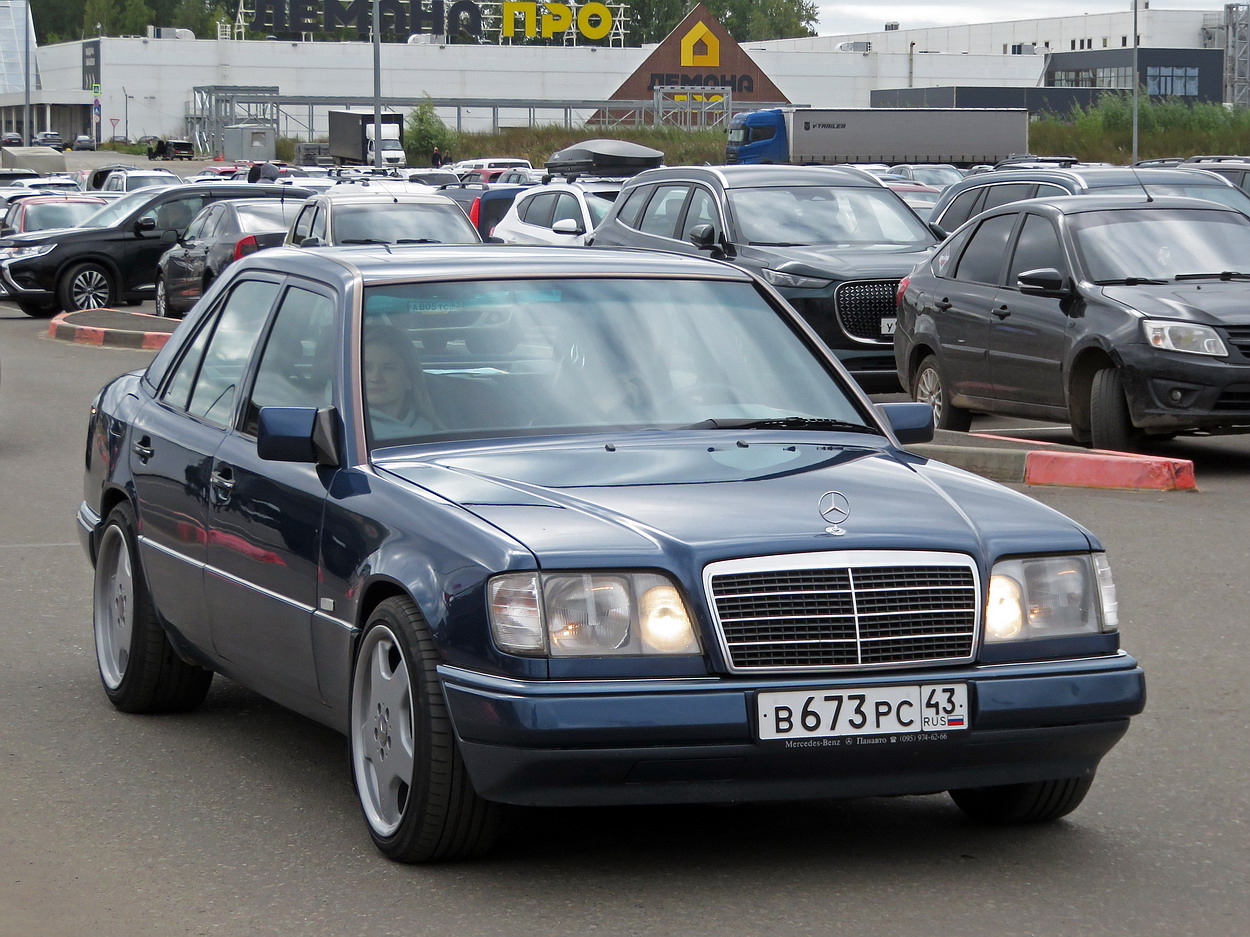 Кировская область, № В 673 РС 43 — Mercedes-Benz (W124) '84-96; Кировская область — Выставка ретро-автомобилей в Кирове 29 августа 2026 года