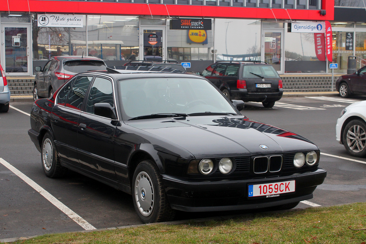 Литва, № 1059 CK — BMW 5 Series (E34) '87-96