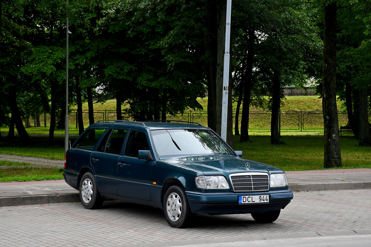 Литва, № DCL 944 — Mercedes-Benz (S124) '86-96