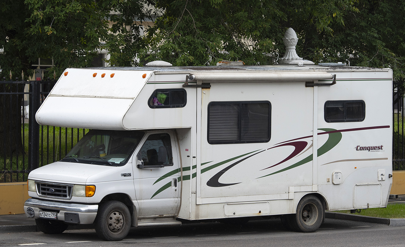 Московская область, № В 134 ТС 790 — Ford E-Series (4G) '92-07