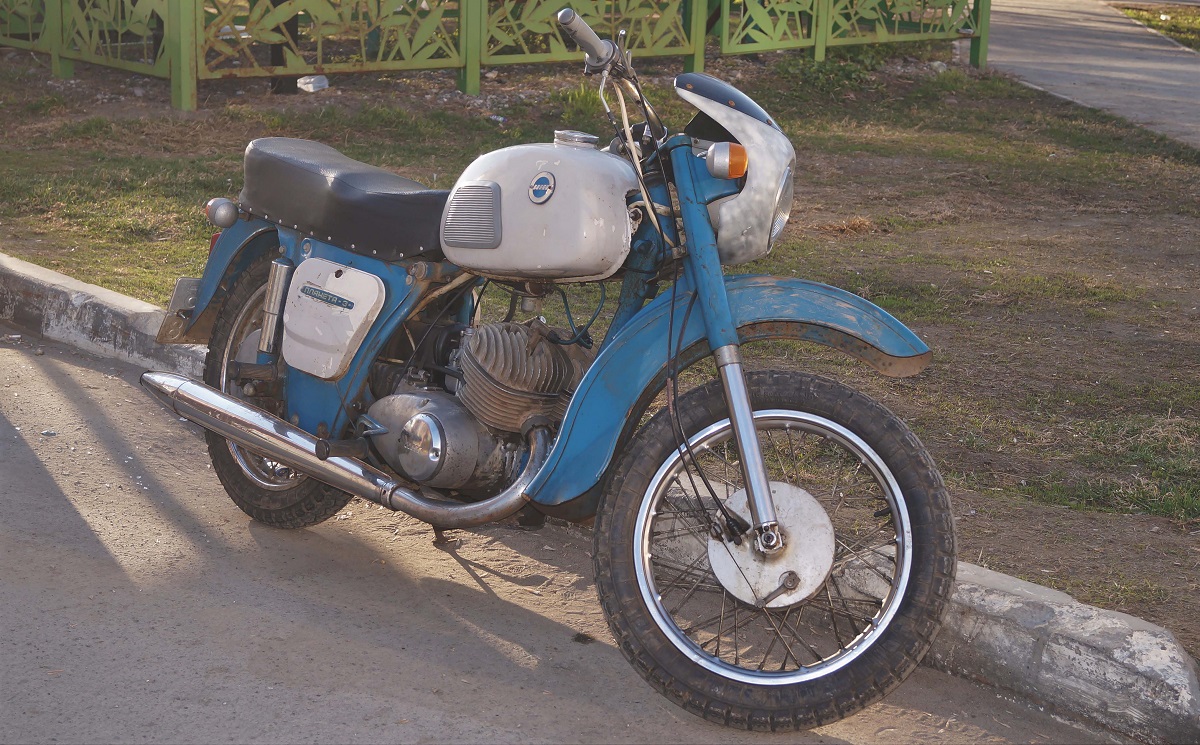 Удмуртия, № 5825 АМ 18 — Иж Юпитер-3 '71-78
