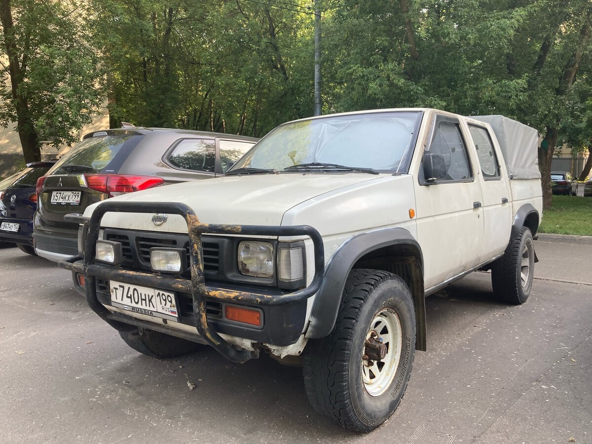 Москва, № Т 740 НК 199 — Nissan PickUp (D21) '85-97