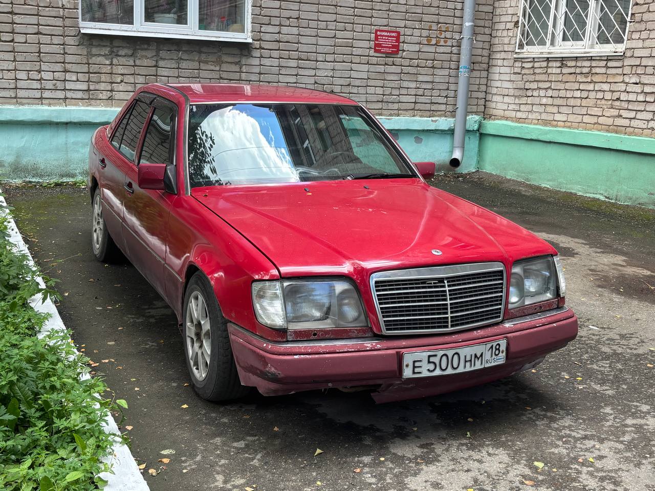 Удмуртия, № Е 500 НМ 18 — Mercedes-Benz (W124) '84-96