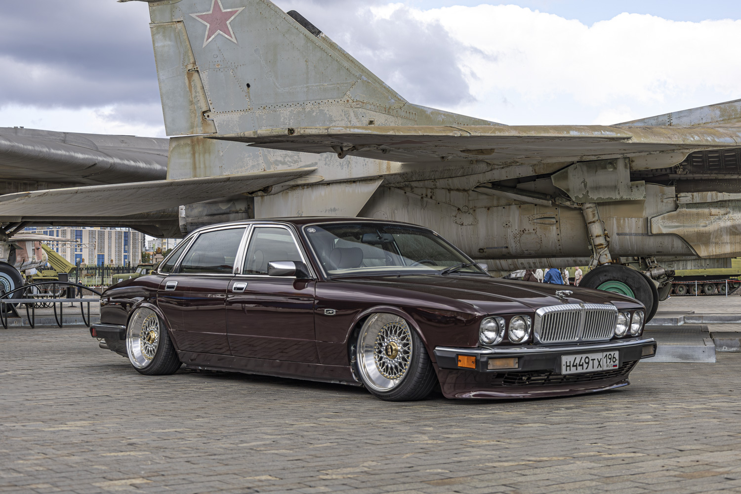 Свердловская область, № Н 449 ТХ 196 — Jaguar XJ (Series IV) '94-03