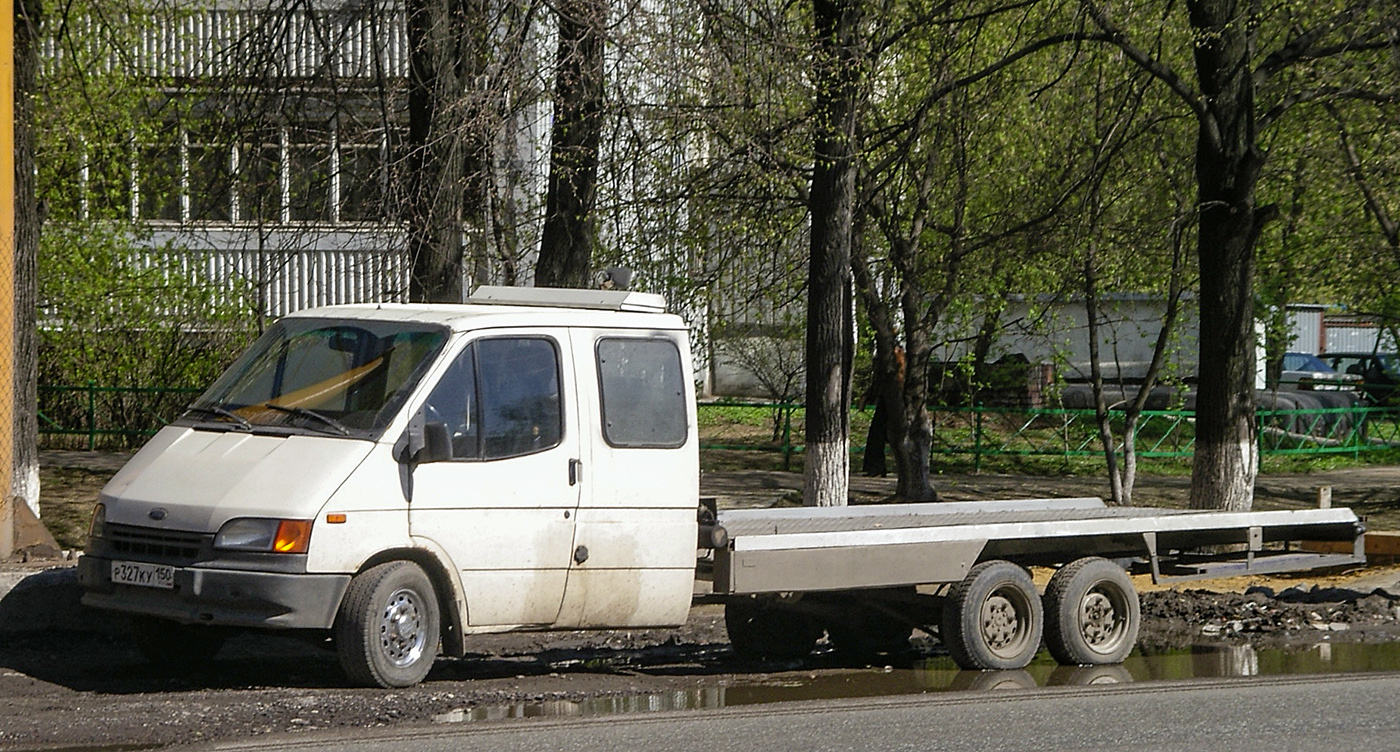Московская область, № Р 327 КУ 150 — Ford Transit (3G) '86-94