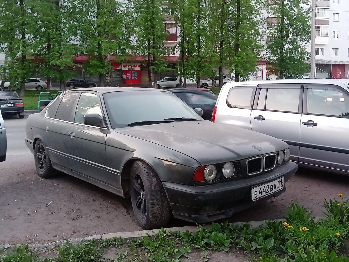 Коми, № Е 442 ВА 11 — BMW 5 Series (E34) '87-96
