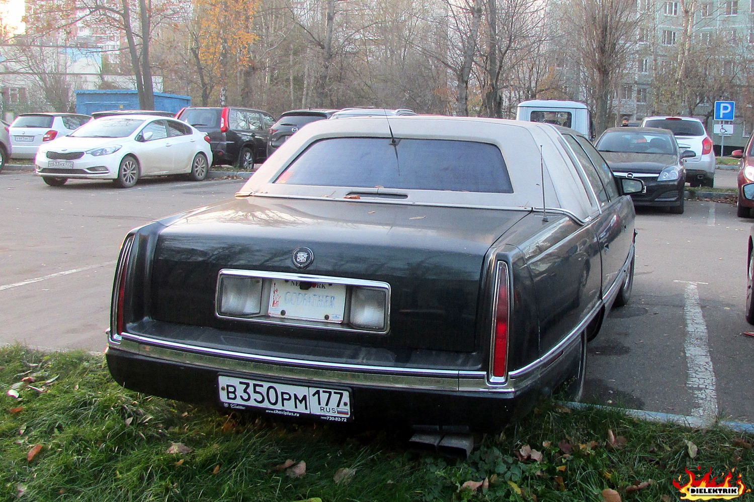 Москва, № В 350 РМ 177 — Cadillac DeVille (7G) '94-99