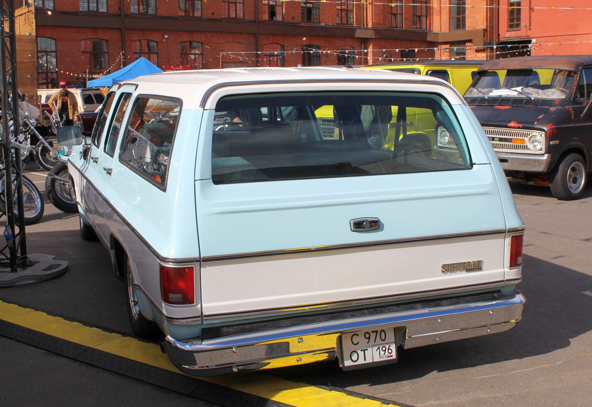 Свердловская область, № С 970 ОТ 196 — Chevrolet Suburban (7G) '73-91; Санкт-Петербург — Ежегодная выставка классических и кастомных автомобилей и мотоциклов "Original Meet"