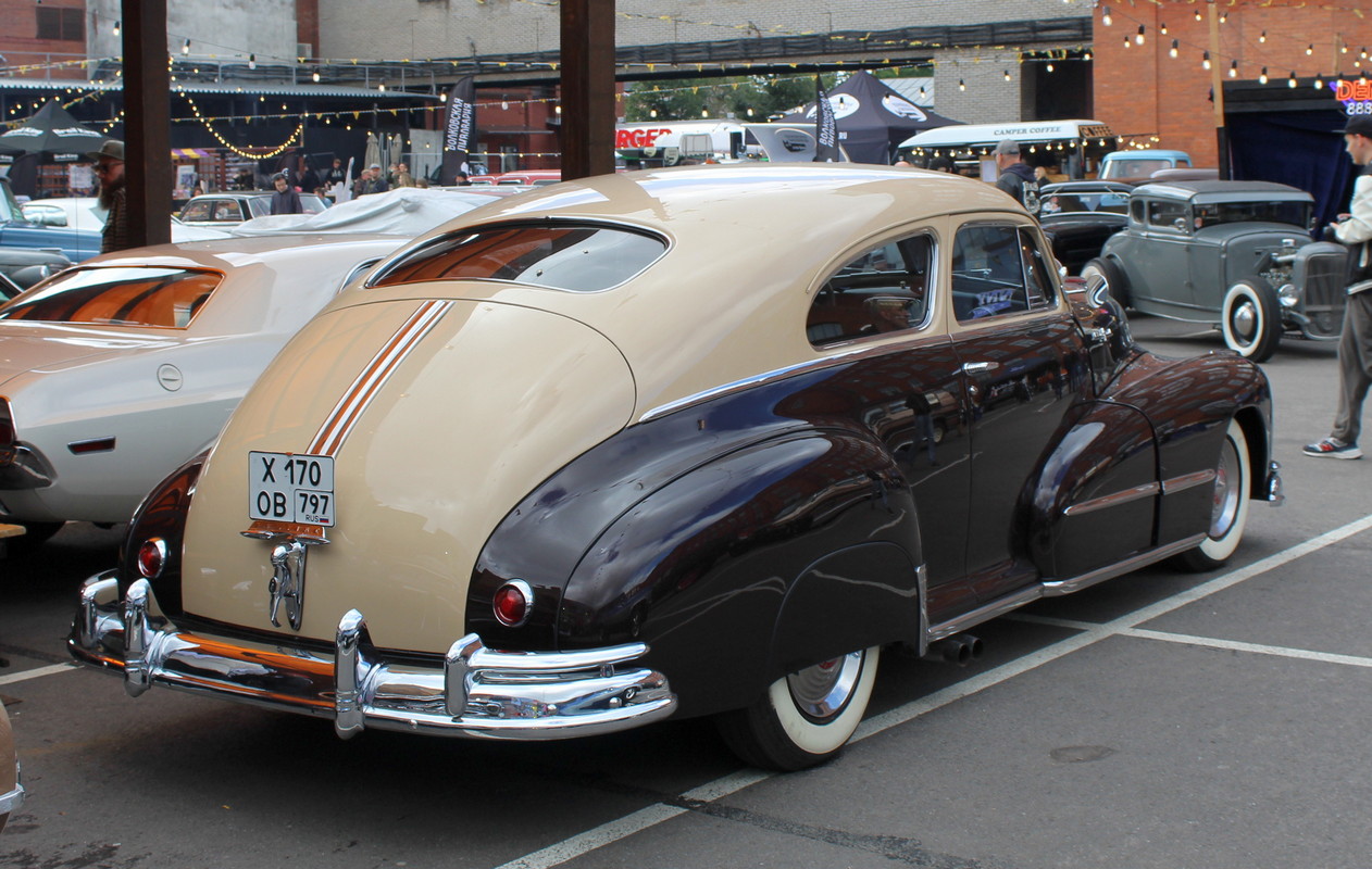 Москва, № Х 170 ОВ 797 — Pontiac Torpedo '39-48; Санкт-Петербург — Ежегодная выставка классических и кастомных автомобилей и мотоциклов "Original Meet"