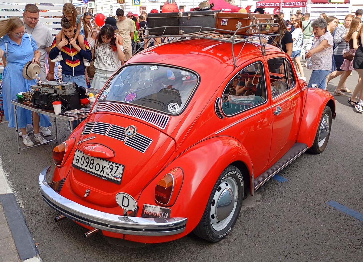 Москва, № В 098 ОХ 97 — Volkswagen Käfer 1300/1500 '65-74; Тверская область — День города Твери 2026