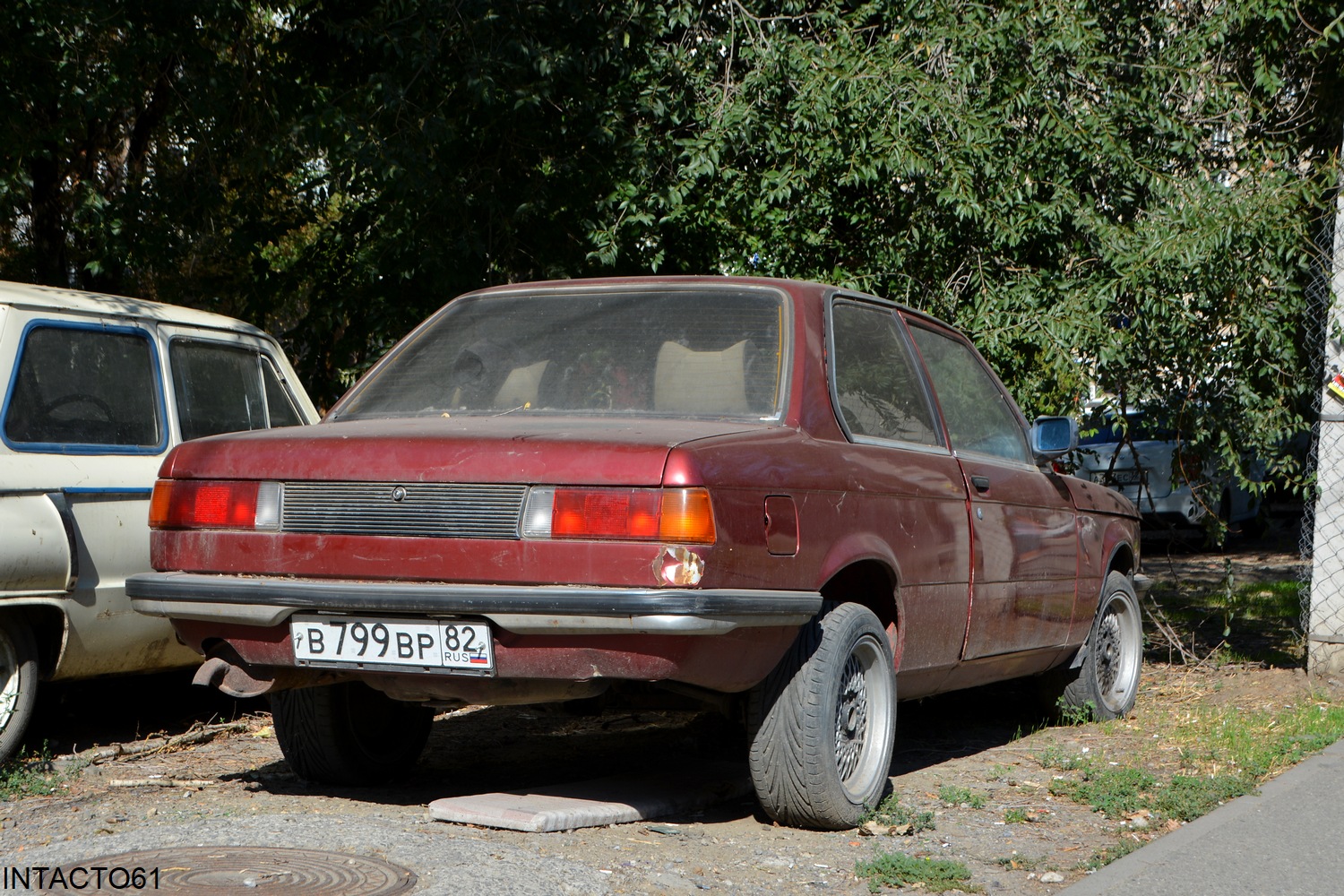Ростовская область, № В 799 ВР 82 — BMW 3 Series (E21) '75-83; Крым — Вне региона