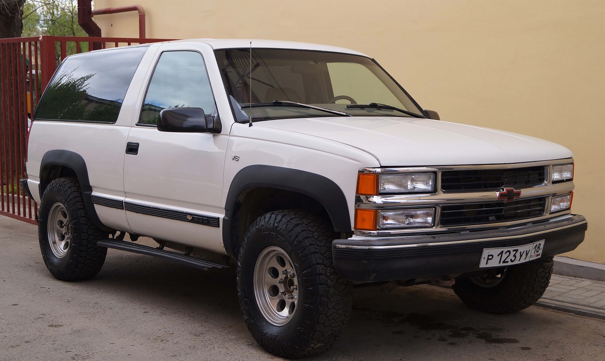 Удмуртия, № Р 123 УУ 18 — Chevrolet Tahoe (1G) '92-99