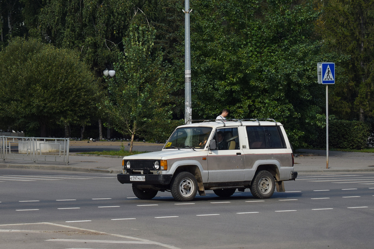 Алтайский край, № Е 597 МХ 22 — Isuzu Trooper (1G) '81-91