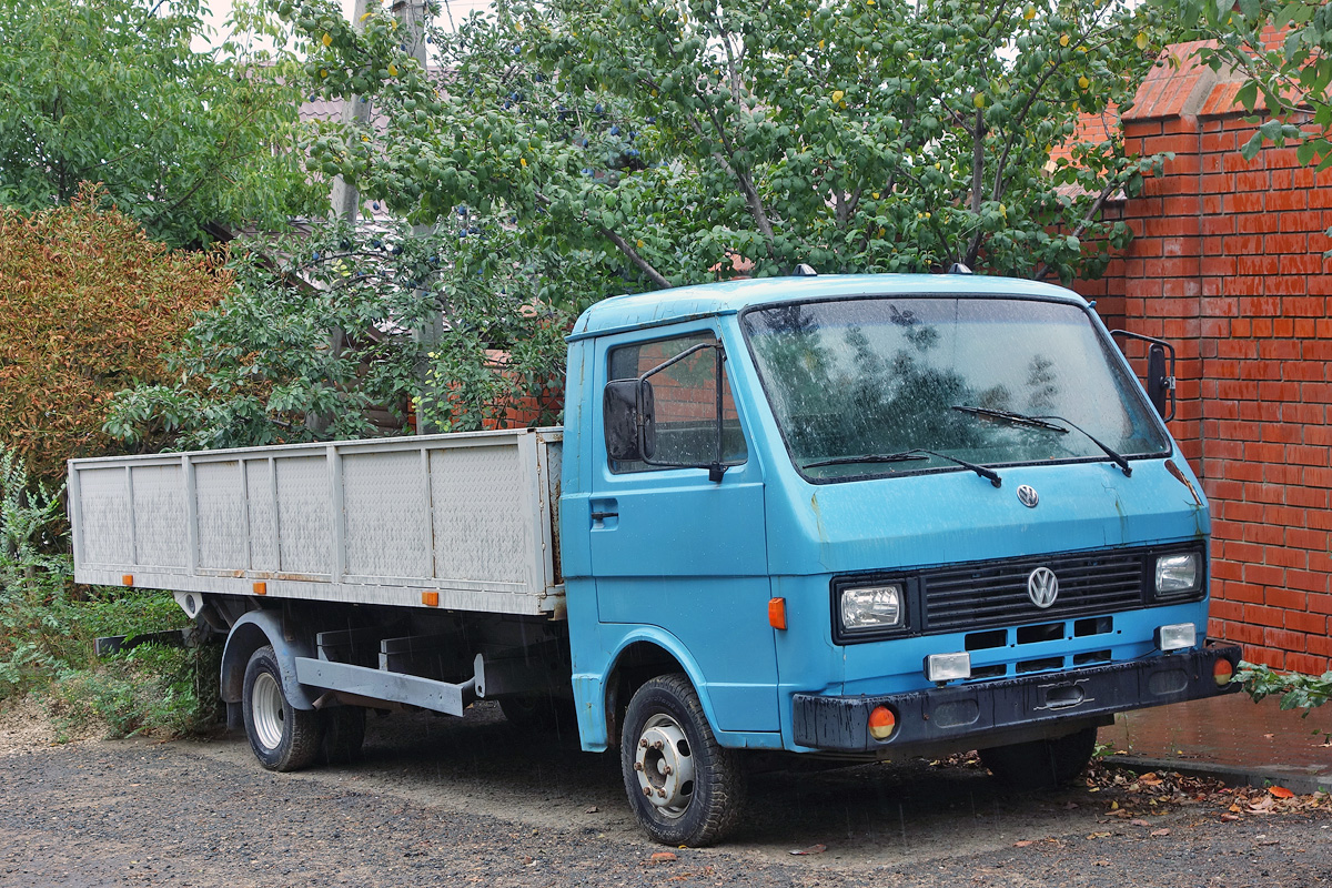 Саратовская область, № (64) Б/Н 0131 — Volkswagen LT Pritschenwagen '75-96