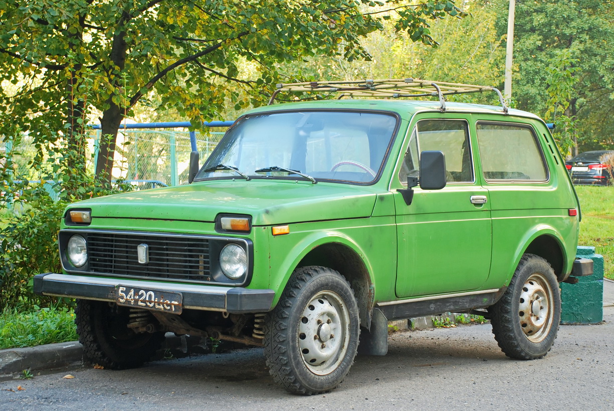 Москва, № 54-20 ЦСГ — ВАЗ-2121 Нива '77-94; Крым — Вне региона