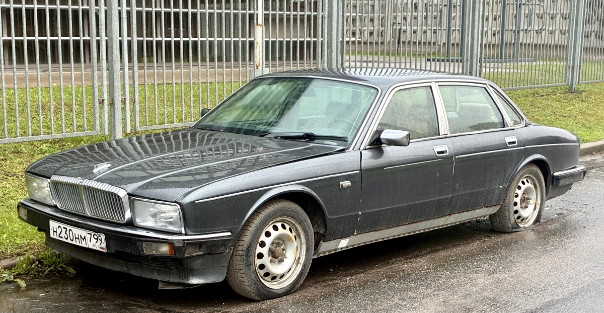 Москва, № Н 230 НМ 799 — Jaguar XJ (Series III) '79-92