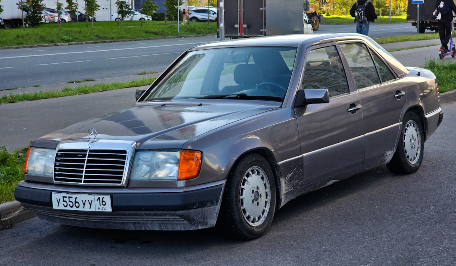 Татарстан, № У 556 УУ 16 — Mercedes-Benz (W124) '84-96