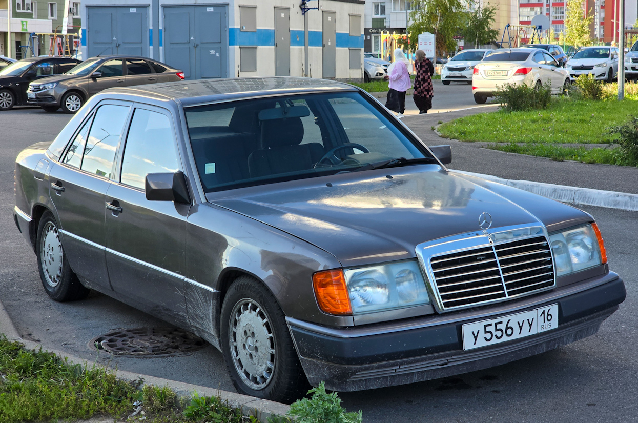 Татарстан, № У 556 УУ 16 — Mercedes-Benz (W124) '84-96