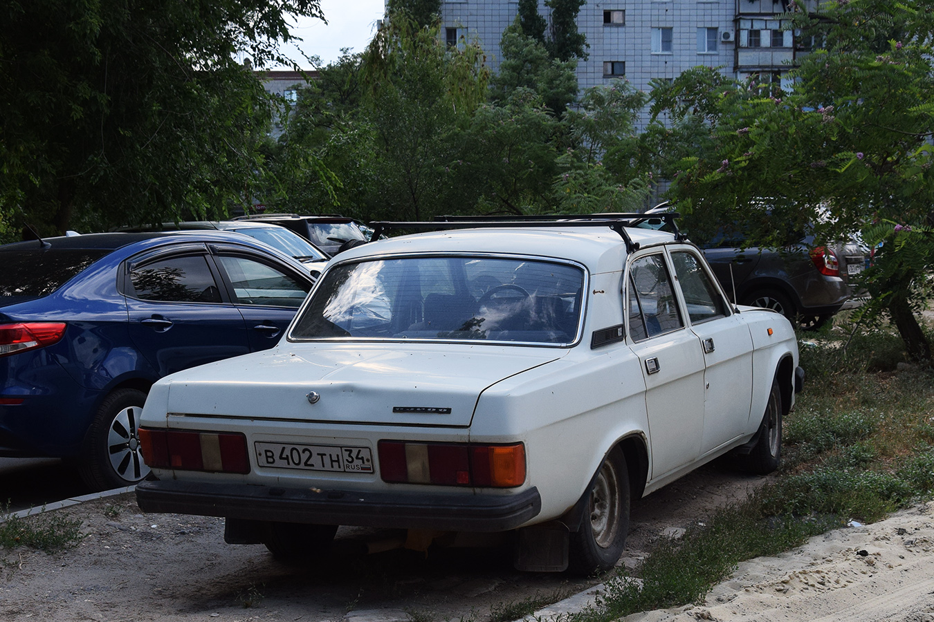 Волгоградская область, № В 402 ТН 34 — ГАЗ-31029 Волга '92-97