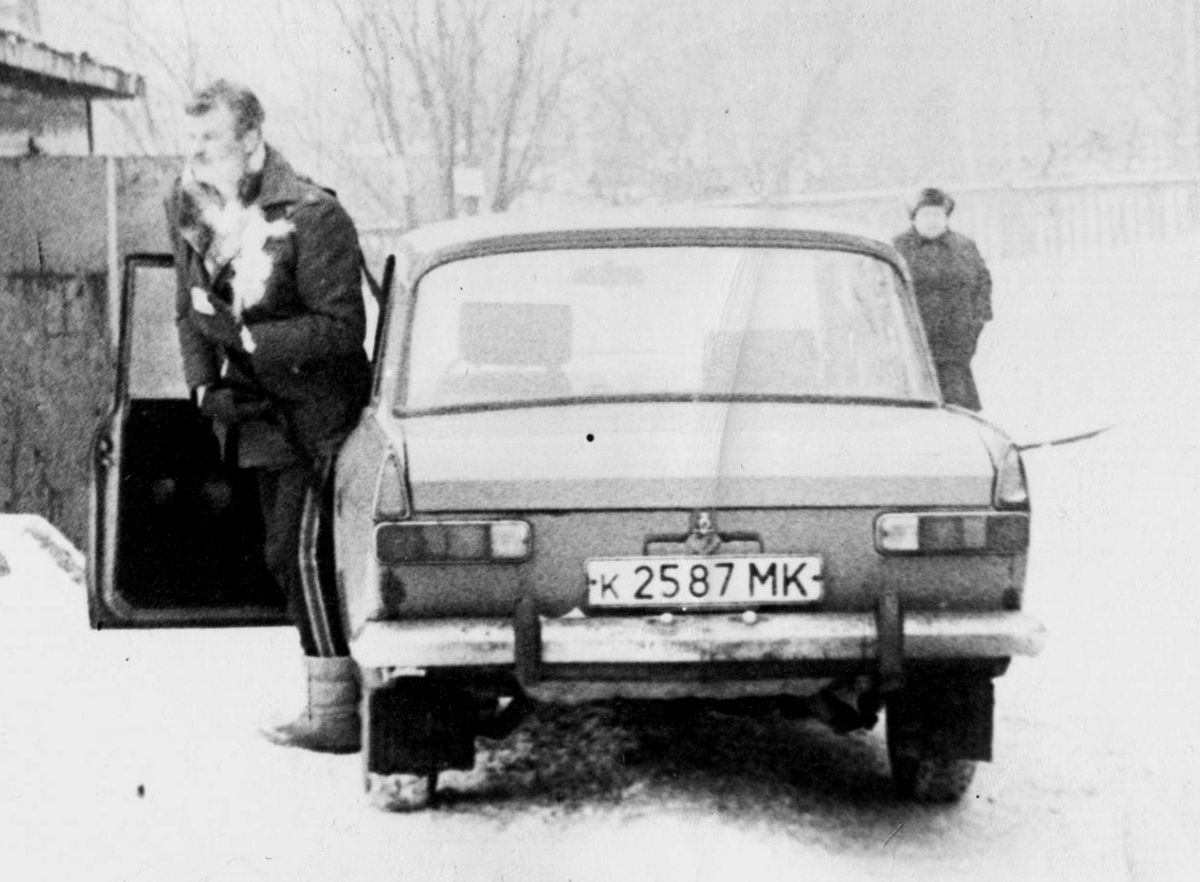Москва, № К 2587 МК — Москвич-412ИЭ-028 (Иж) '82-01; Исторические фотографии (до 2000 года) (Москва)