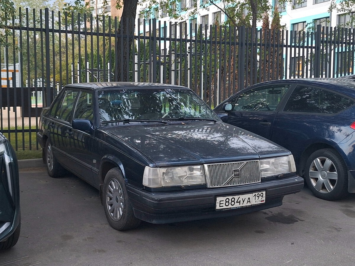 Москва, № Е 884 УА 199 — Volvo 940 '90-98