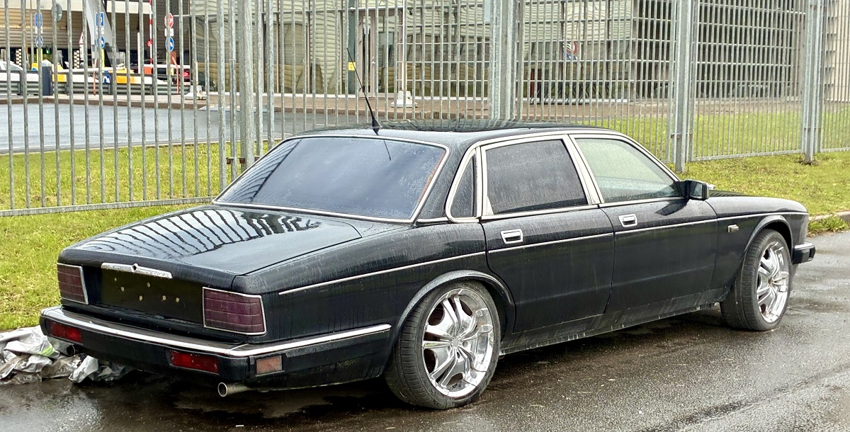Санкт-Петербург, № С 684 НО 198 — Jaguar XJ (Series III) '79-92
