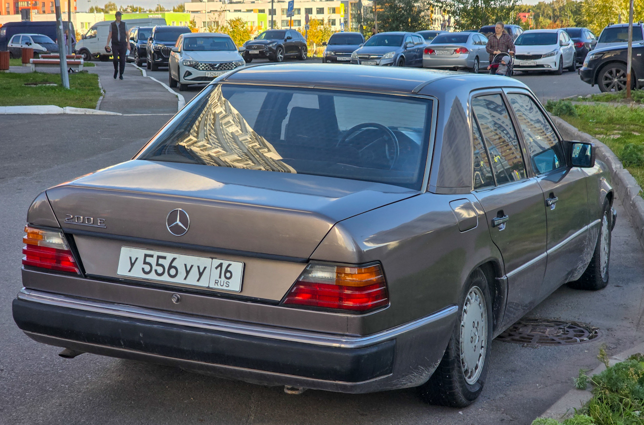 Татарстан, № У 556 УУ 16 — Mercedes-Benz (W124) '84-96
