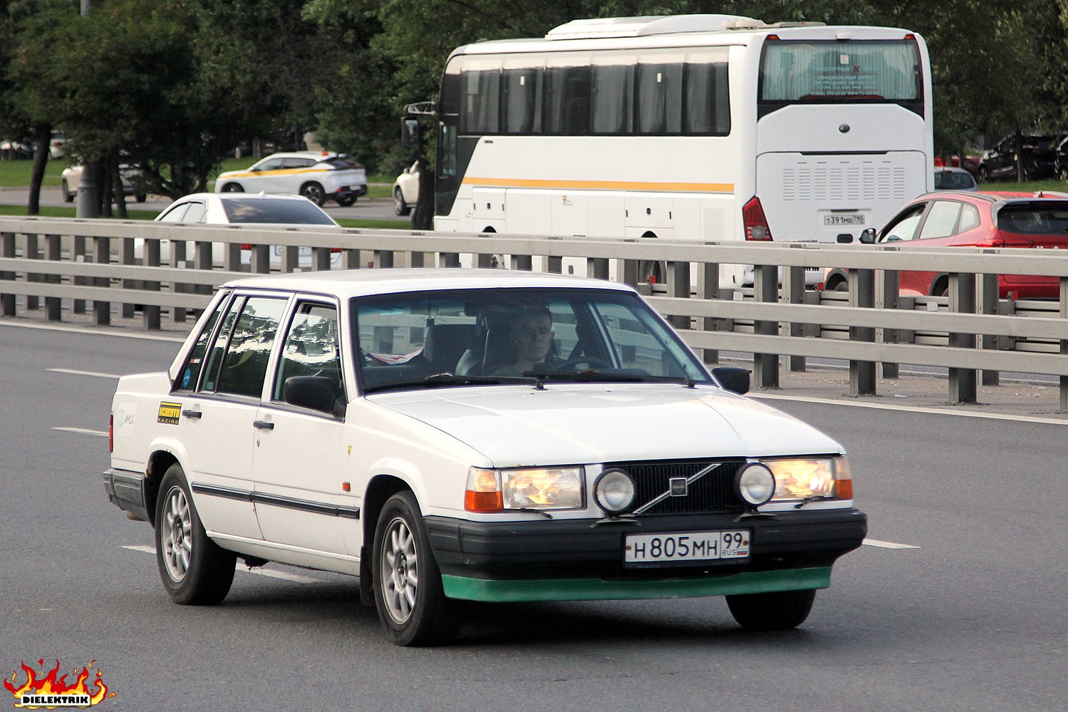 Москва, № Н 805 МН 99 — Volvo 740 '84-92