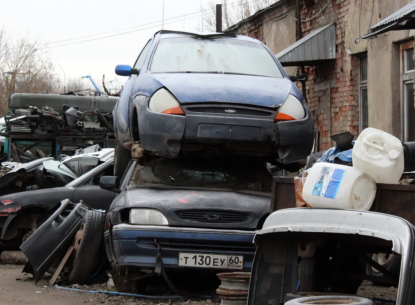 Псковская область, № Т 130 ЕУ 60 — Ford Escort MkV '90-97; Псковская область, № (60) Б/Н 0076 — Ford Ka (1G) '96-08; Псковская область — Разные фотографии; Транспортные средства без номеров (Псковская область)